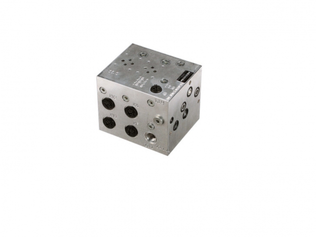 NEW HOLLAND 47409583 MANIFOLD