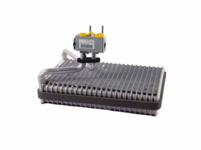 CNH 84579699 EVAPORATOR