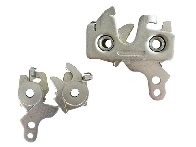 JOHN DEERE RE206779 HOOD LOCK